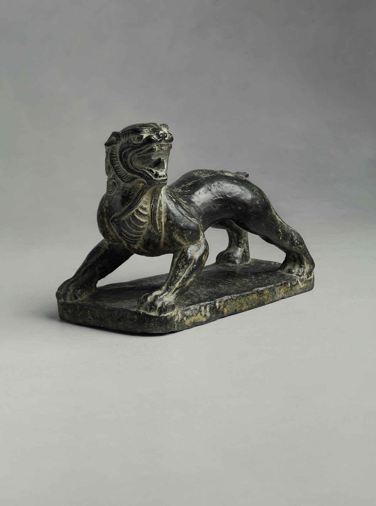 宇】EC202 玄林堂 古墨 獅子彫 昭和36年製 共箱 書道具