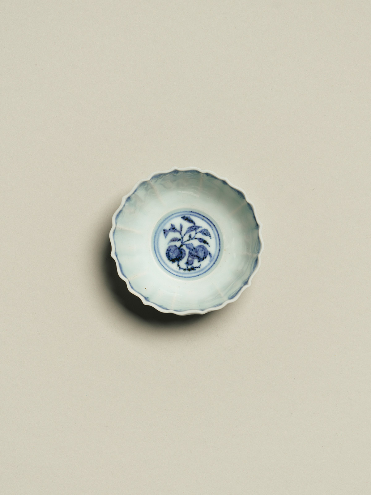 5. 青花折枝花果纹葵花式杯| objects | Eskenazi Exhibition