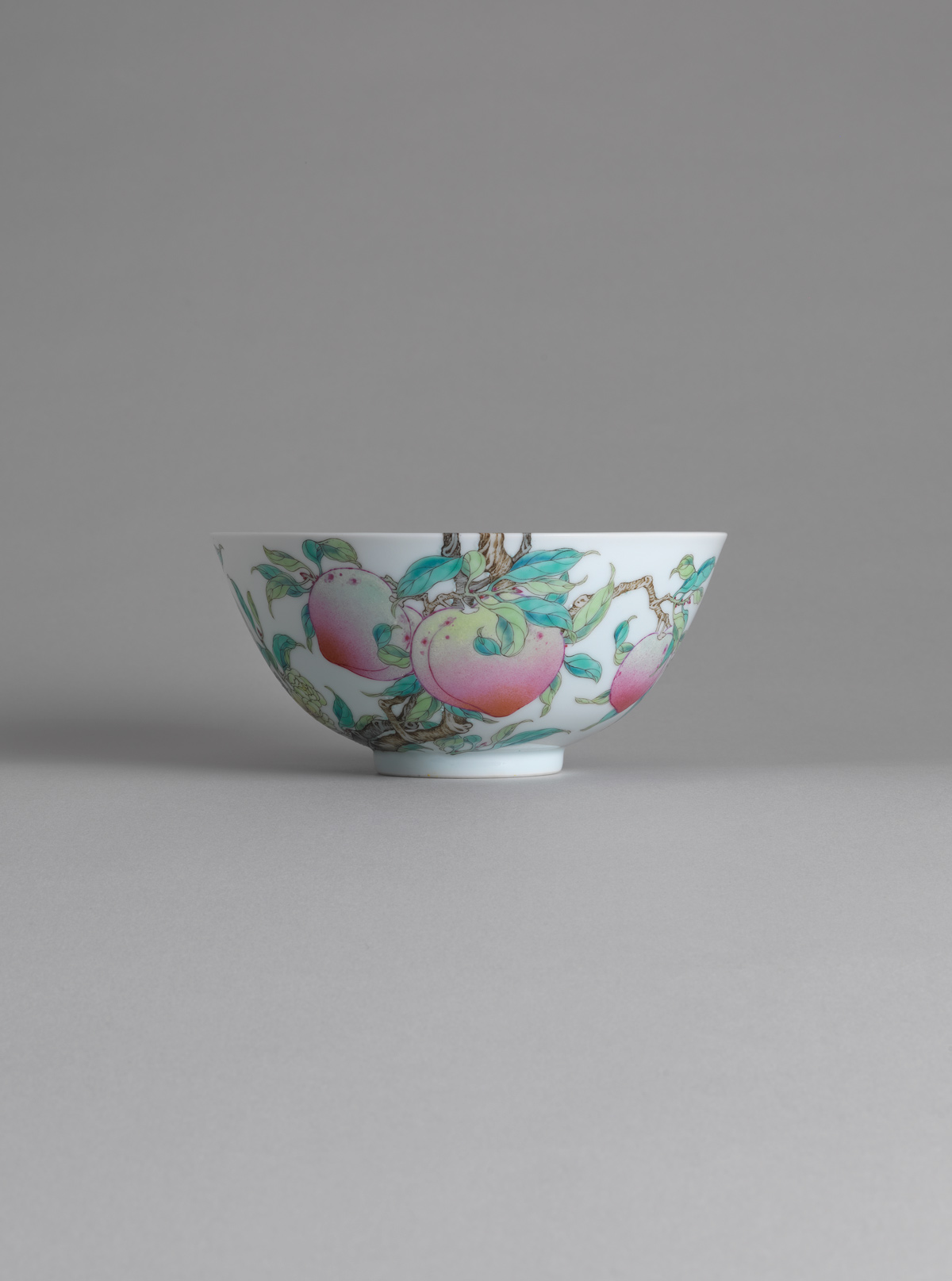 Famille rose porcelain 'peach' bowl