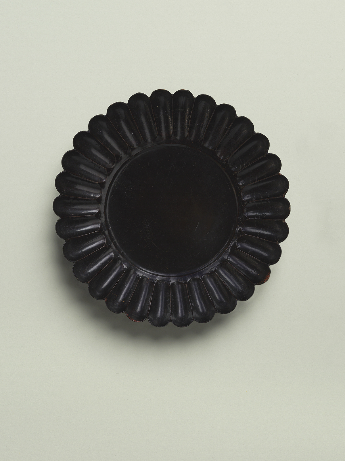 16. Black lacquer ‘chrysanthemum’ dish