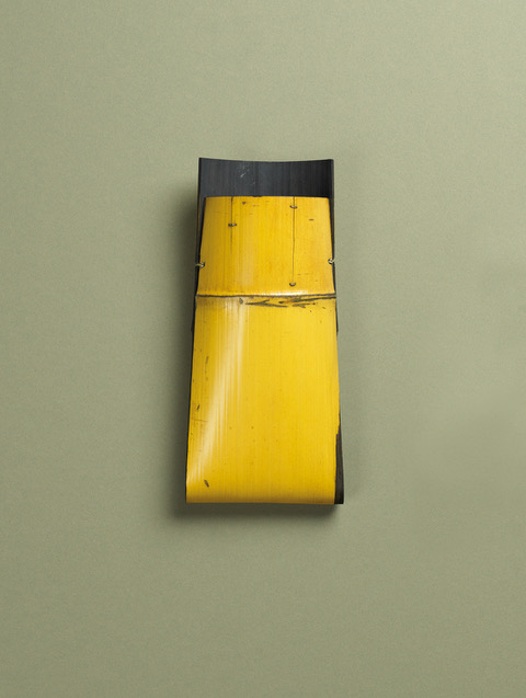 Bamboo hanging wall vase (yellow) (Orikaeshi-hanaire), 2019